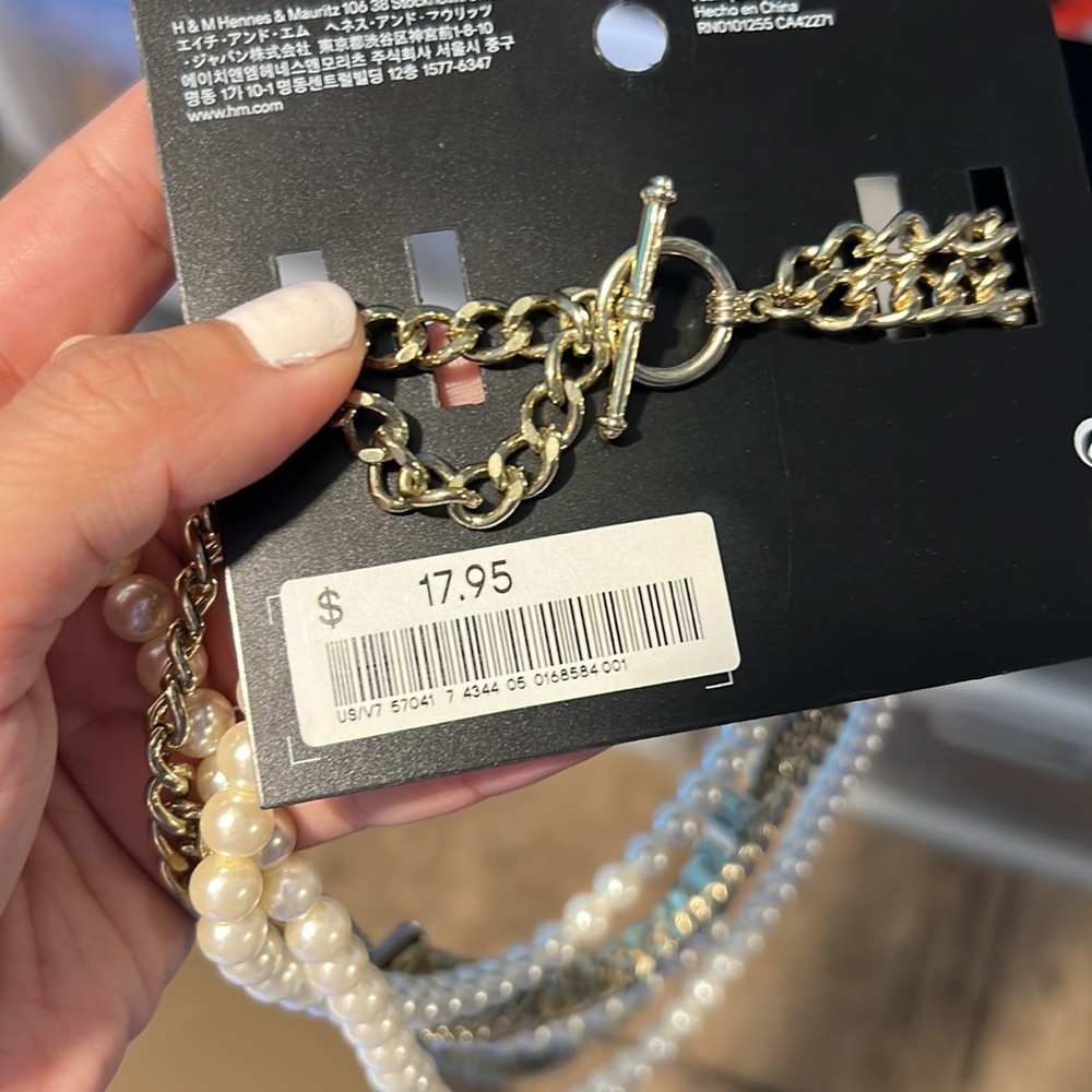 H&M statement necklace! - Picture 5 of 5